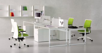 minimalizm w biurze 